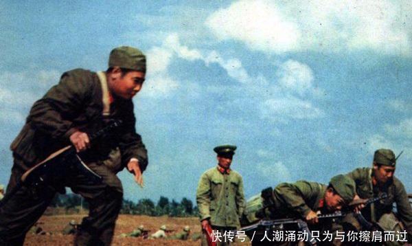 战士|杨得志下连队训练, 战士们说 你这么厉害, 怎么还是个老兵!