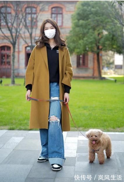 小个子 入冬最流行的大衣,是“过膝不过踝”,小个子女生穿时髦又显高