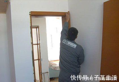 工人|一旦工人把木门安装成这样，立马让他重新安装，否则不要付工钱