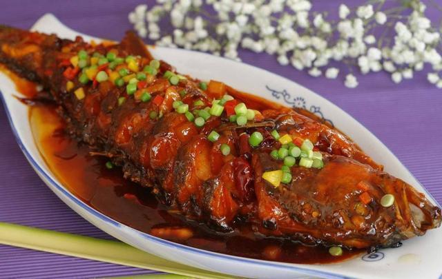 鱼柳|吃鱼时第一筷子夹哪里，就能看出他的性格，自私的人都会夹这块