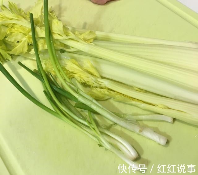 rling|肉末芹菜豆皮锅贴！