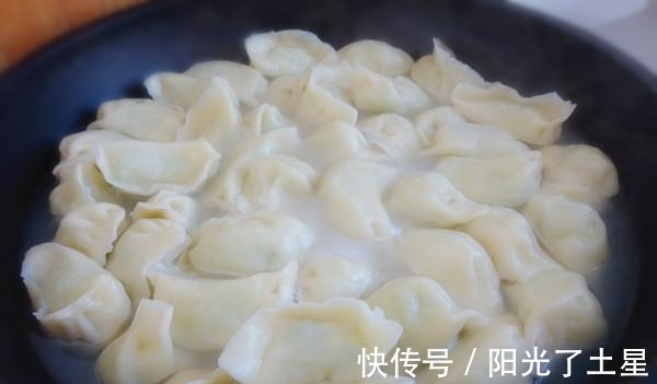 冬天吃饺子,不能错过这馅,掌握一个小窍门,营养鲜香,越吃越爱!