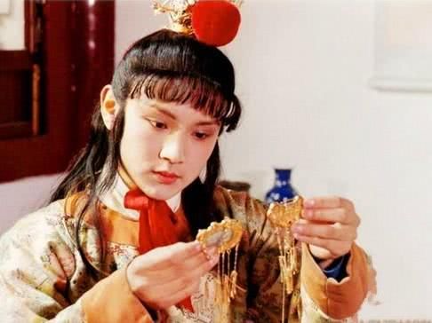 芸草|袭人为什么将小丫环芸香改名为蕙香？原因其实很简单