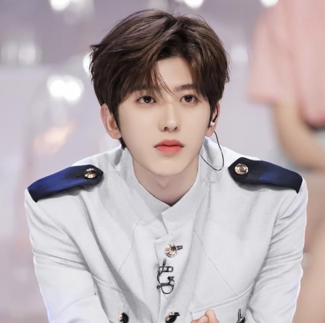 奔跑吧兄弟|蔡徐坤登顶年度收视榜,鹿晗有点可惜,千玺没在上面却被原谅