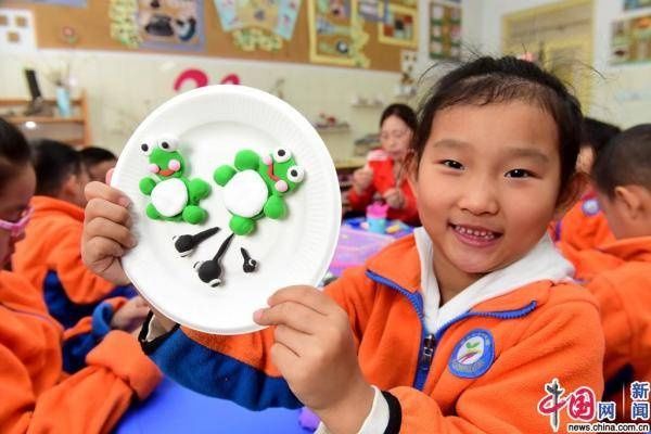 庄新乐市直幼儿园两|小朋友变废为宝 迎接世界勤俭日