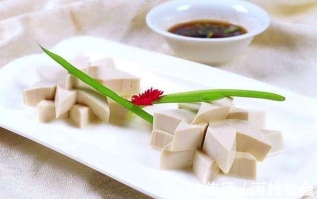 食物|血管一年比一年堵 这些食物, 每天吃一点,让血管一通到底