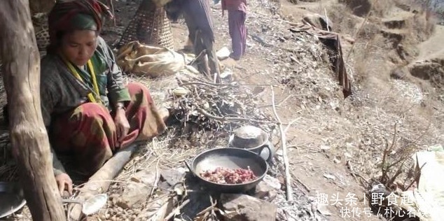 探访|尼泊尔山区穷人们的生活,中国小伙带着羊肉干探访,全家高兴吃肉