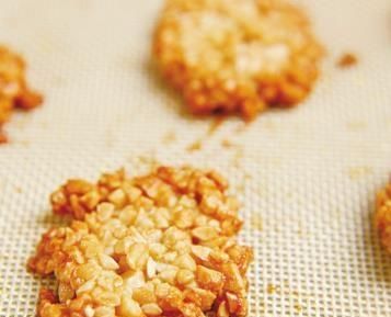 简单|孩子们爱吃的小零食,香甜酥脆,食材简单,买袋白糖就能做