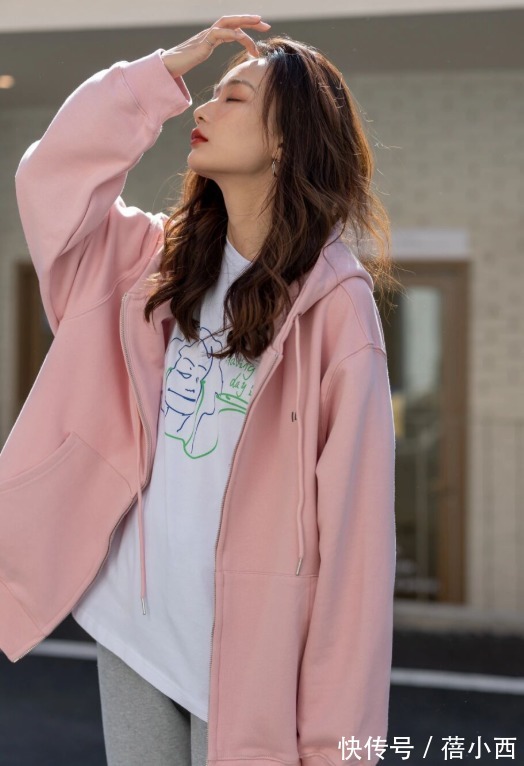 粉色 春天穿“卫衣”认准这4种高级色,显白时髦不撞衫,随便搭都好看