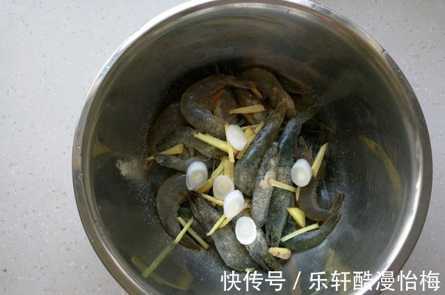 番茄酱|大虾这样做才入味，做法也简单得很，色香味俱全