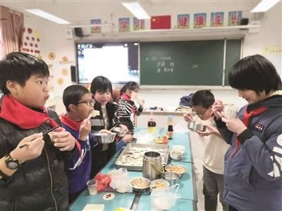 学生|“双减”形式多样 学生快乐成长