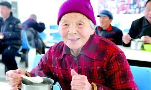 长寿|老人一过60岁能否可以长寿，看看身体这3种表现就一目了然，快测