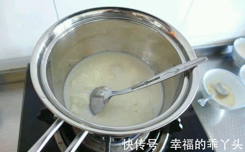 抹茶牛奶液|自制抹茶奶酪布丁,爽滑香甜,下午茶的好选择,大人孩子都爱吃