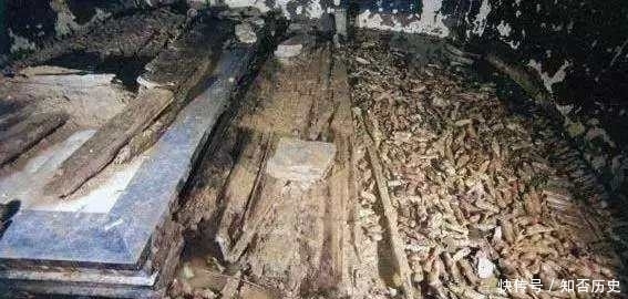 猪圈|这只是一个破旧猪圈,为何会被大量的盗墓贼盯上,真相令人吃惊!