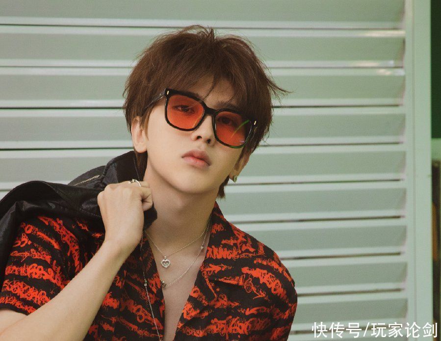 明星 蔡徐坤缺席《奔跑吧》录制,看到“替补”的明星,这阵容太强大