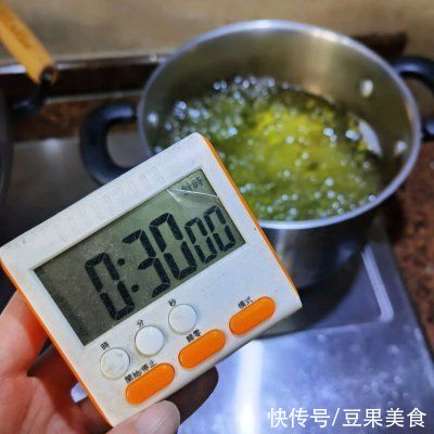 绿豆|夏日糖水必备-绿豆沙我家吃了十年，竟然还没吃腻