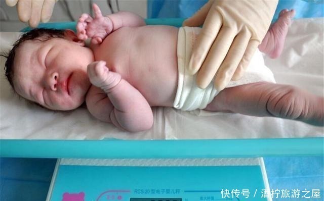 惊喜|刚出生的女儿好像蓝莓成精,妈妈看后直接哭了,3个月后收获惊喜