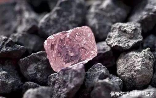 钻石的原石原来长这样,而且仅需这几招就可以鉴别