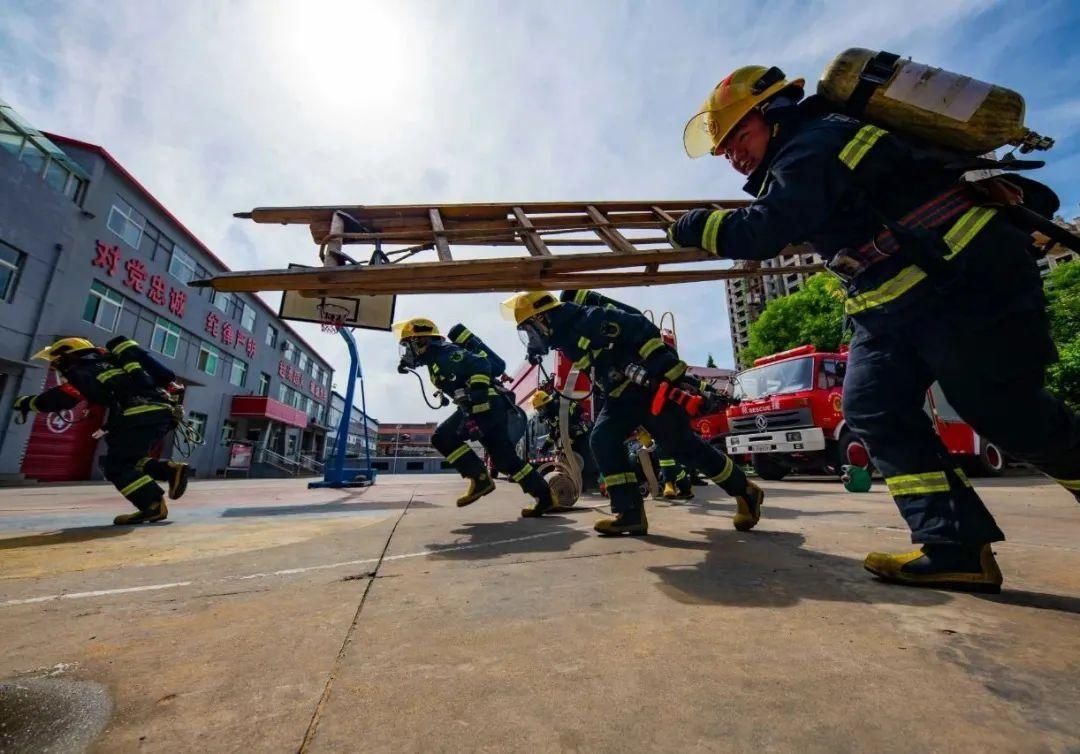  朋友|小编带你了解蓝朋友的在线表情！！