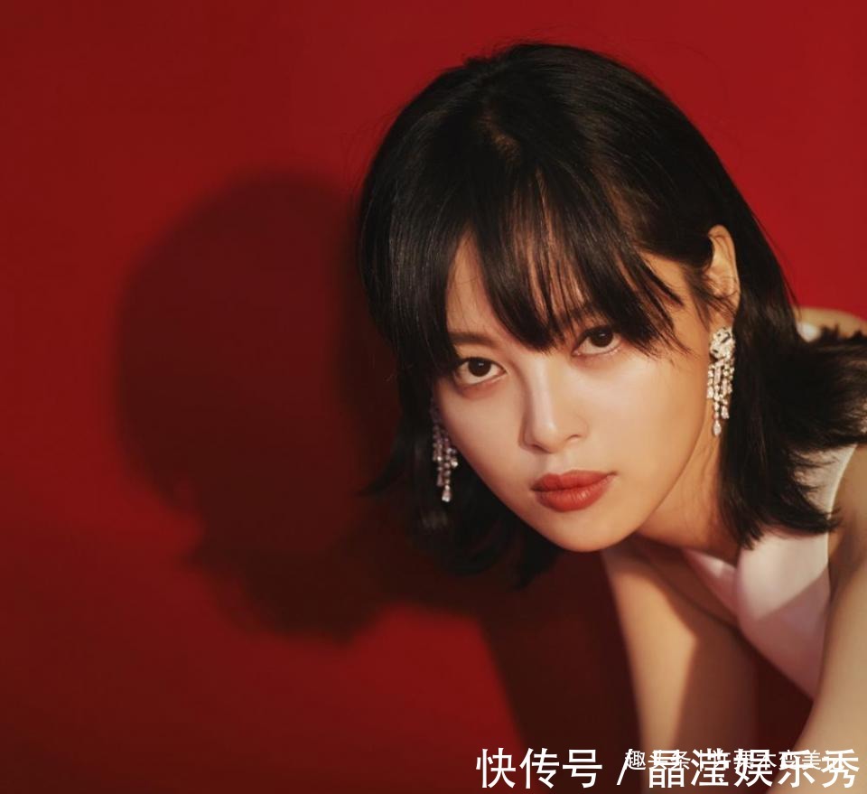 烫卷发 奔五的女人尽量别留长发、烫卷发,推荐这5款发型,太减龄了