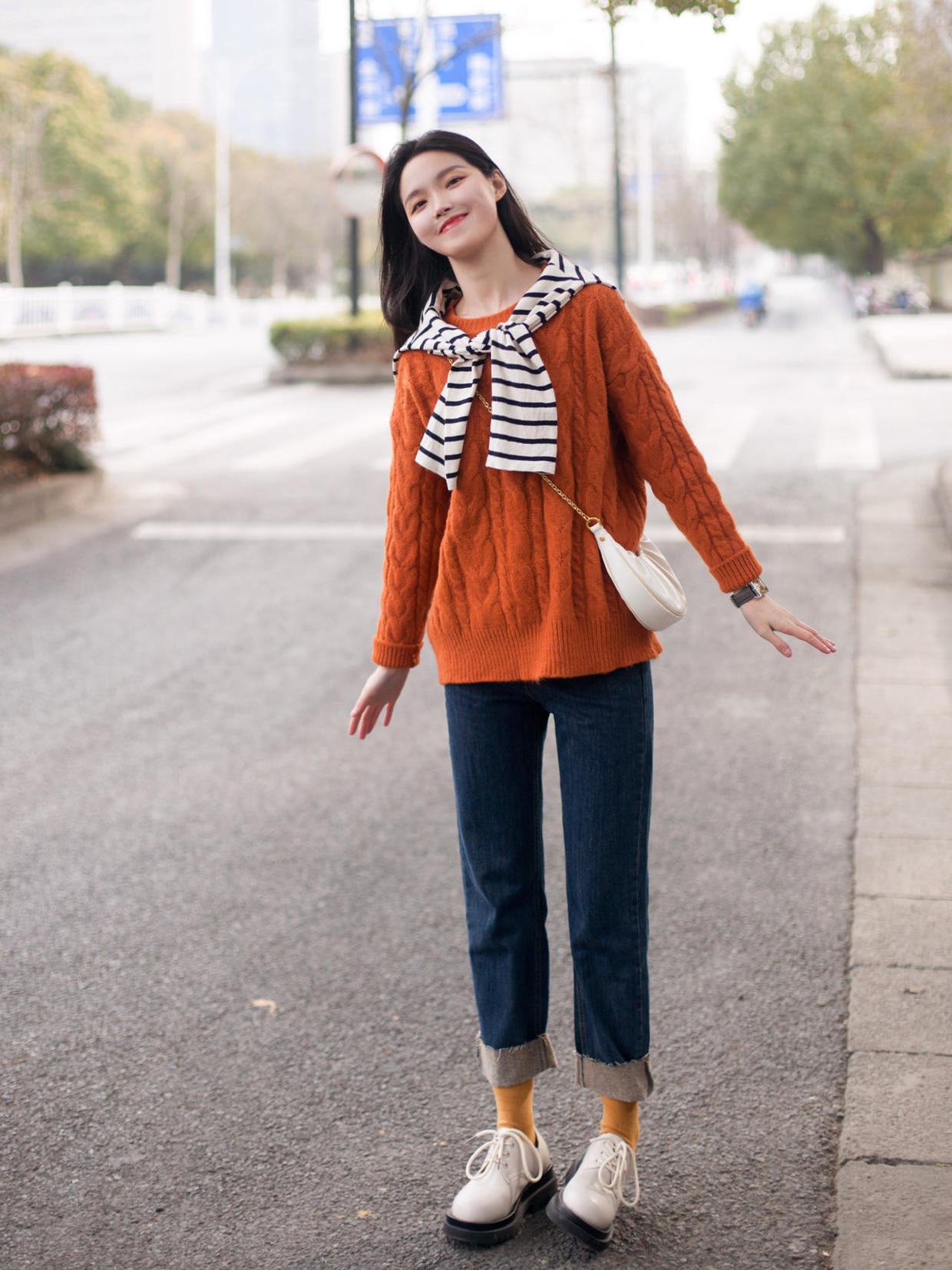 牛仔裤 冬日也想秀出大长腿?看看这五条牛仔裤吧,休闲感满分更显腿长!