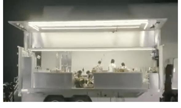 食指|《中餐廳》新路透，周也外出購物黑臉，丁真“豎食指”作何解釋？