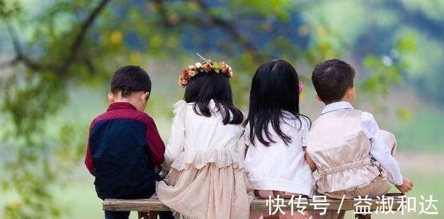 幼儿园|老师说女儿午睡时“特别乖”,宝妈好奇打开监控后,忍不住心疼