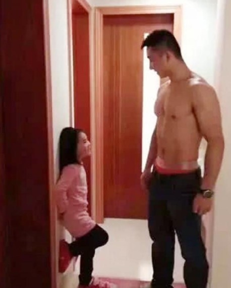 父母|一对父女的合照在网上火了,从5岁到11岁,照片令人忍不住去称赞