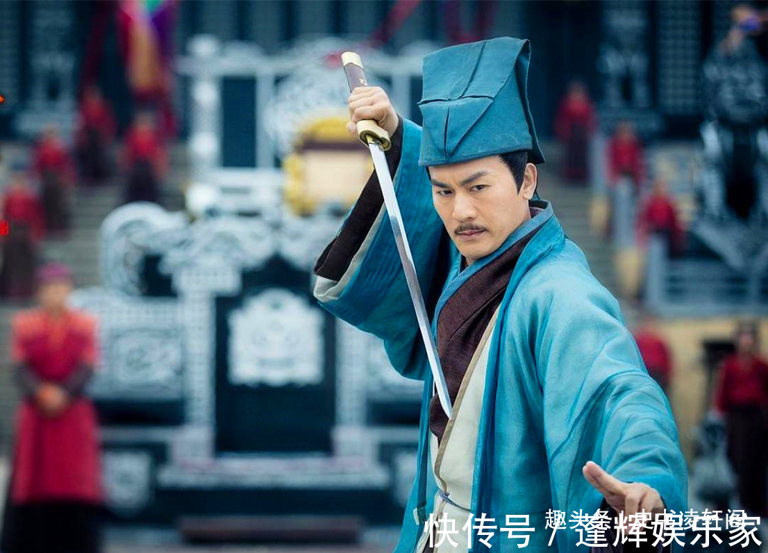 神功&笑傲江湖中,令狐冲得风清扬传授独孤九剑,却也因此错失一门神功