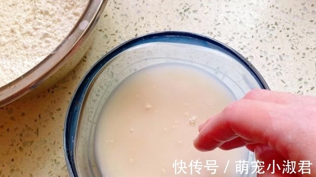 面粉|蒸馒头时，把酵母倒入面粉是“大忌”，10年面点师教您蒸馒头技巧