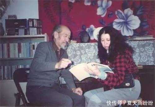 三毛见王洛宾时说“给我买套房”,在一起3周被逼走,发誓再不来