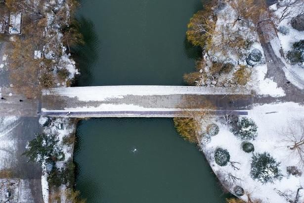 航拍雪后的大明湖，明湖雪景抢先看，这才是济南府该有的样子