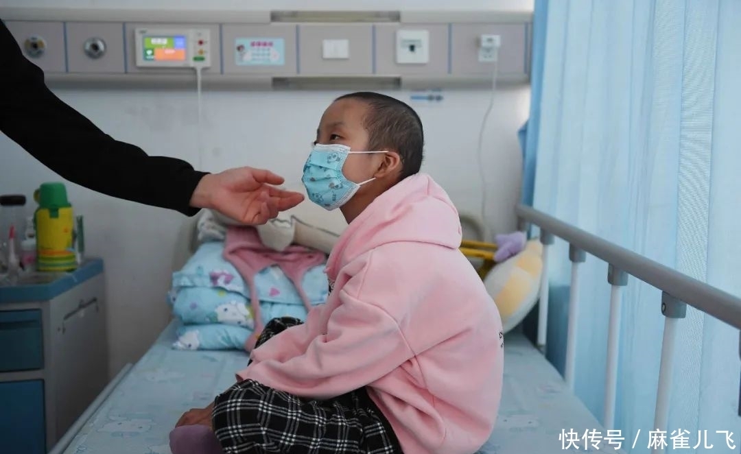 8岁女童重度感染,被医生限制进食两个月,画了一本好吃的来解馋
