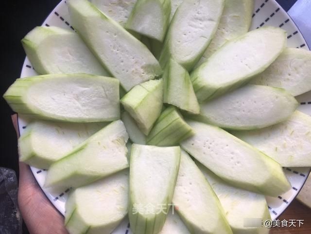 吃了30年丝瓜，这种做法最营养！只要5分钟，鲜味十足可口下饭