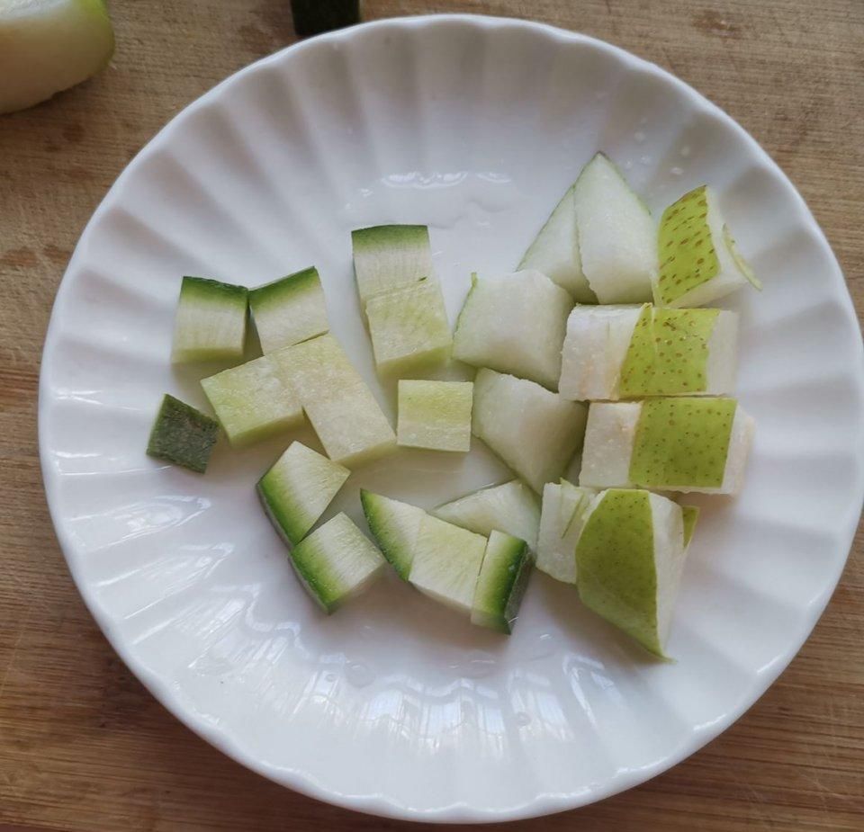 萝卜梨汁|常把它俩搭配做一杯,润燥止咳防感冒,比单纯喝果汁强多了