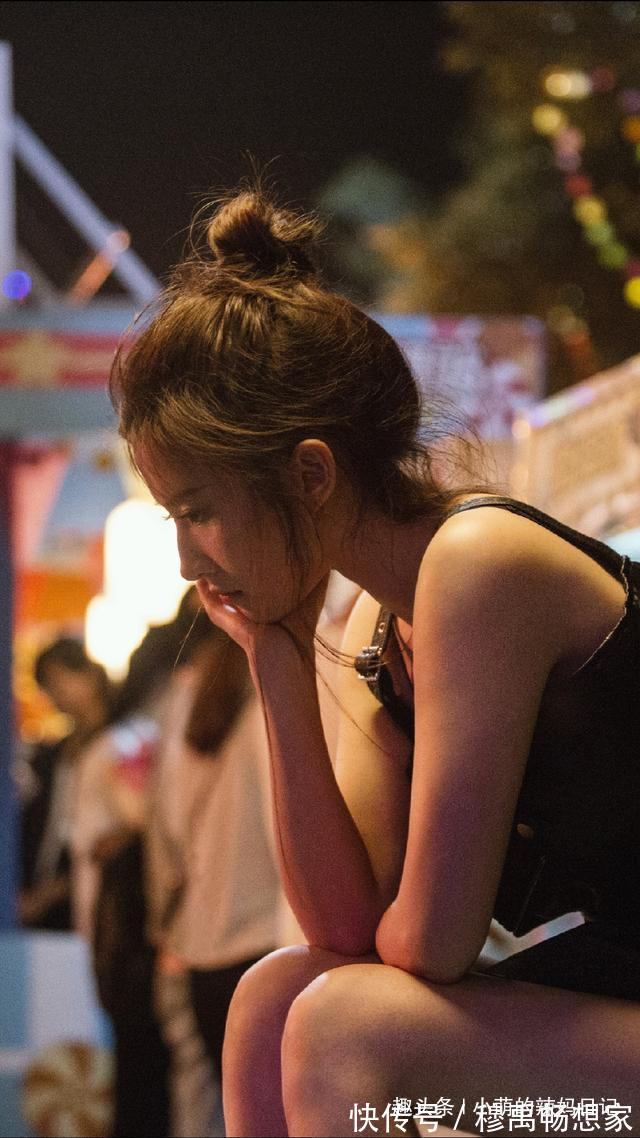 马尾 女人别再披头散发了,很显老!今年流行这5种发型,减龄显脸小