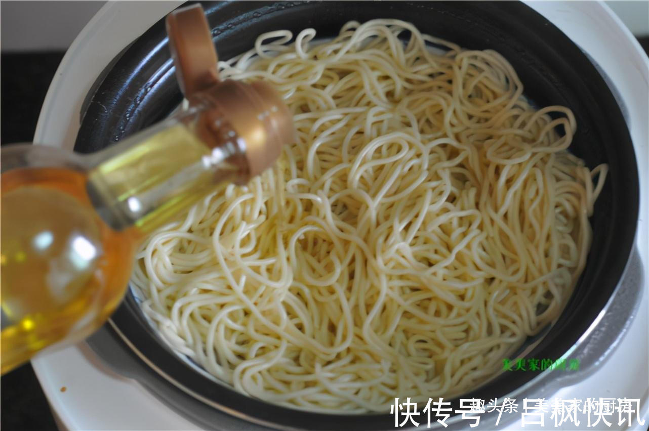 电饭锅|天冷，儿子迷上了此碗面，爽滑多汁，香气扑鼻，1周5次嫌不够！