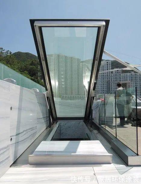 楼梯|买了顶楼就是好，凿个天窗入口，把楼顶收拾干净，一家独享大露台