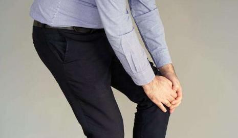  膝盖|经常膝盖疼，八成是与“滑膜炎”有关，做好3事，炎症悄悄溜走