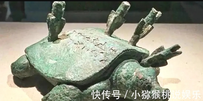 青铜器|河南老伯钓鱼钓出“乌龟”,龟背插着4支铜箭,专家:钓了18亿
