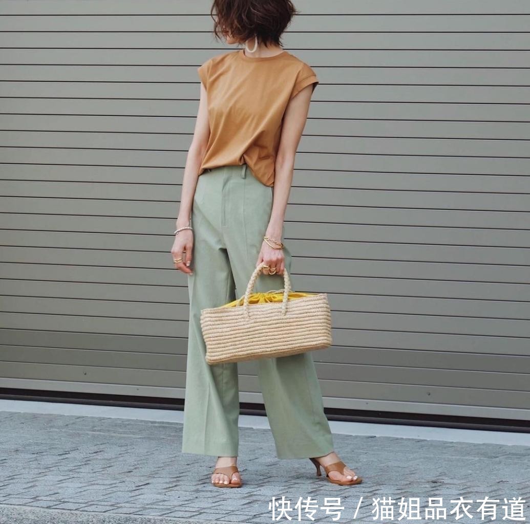 女人味|“基本款T恤+裤装”,优雅的女人这样穿,16套Look教你轻松变高级