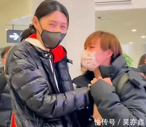 上海女排|金软景回国致谢,在排超受到欢迎,放弃奖牌被称赞,王唯漪泪别