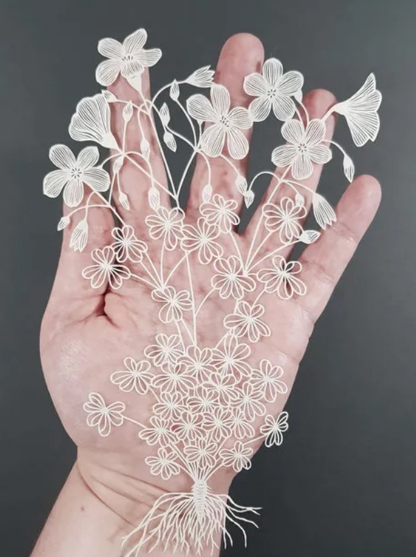 美女#美轮美奂,美女艺术家用一张纸雕刻出奇幻世界