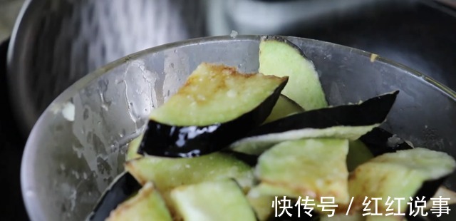 干辣椒|终于找到茄子最好吃的做法,我家一周做5次,比吃肉还解馋,香!