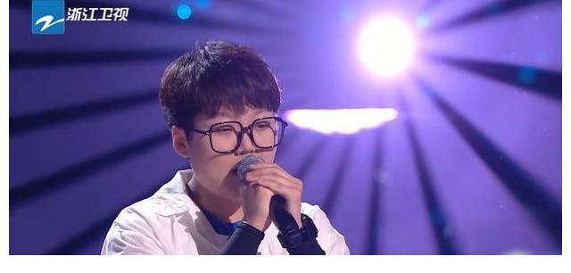 张碧晨|《好声音》四位助教首秀反差大，张碧晨吉克隽逸从容，黄霄雲隐身
