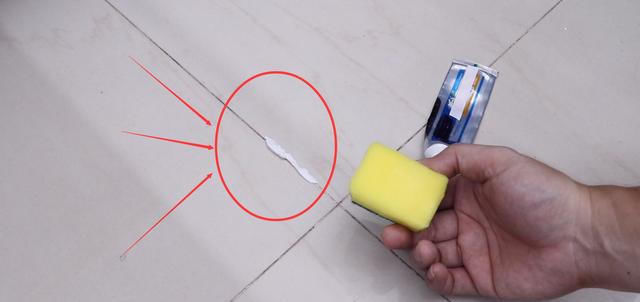 牙膏涂抹在菜刀上，作用花钱难买，可惜今天才学到，回家试一试