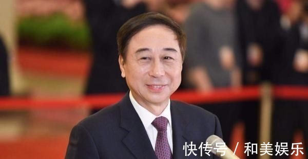 张铁林@冯巩书法得到了专家的认可,字迹洒脱,行云流水,颠覆你的审美