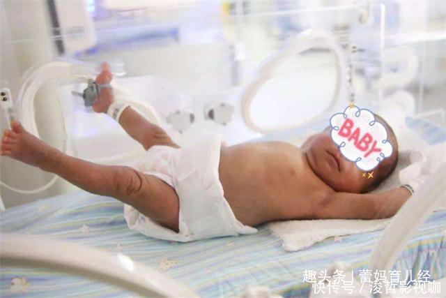 小姨|宝宝经常“伸懒腰”,母亲不当回事,学医的小姨却十分在意