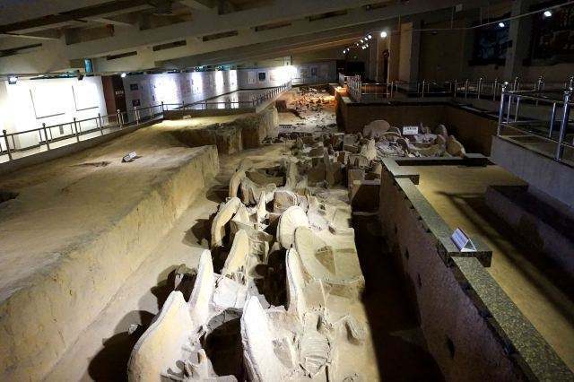 砖石|为何这些砖瓦石块都成国宝，看罢它们的经历，让我们懂得一个道理