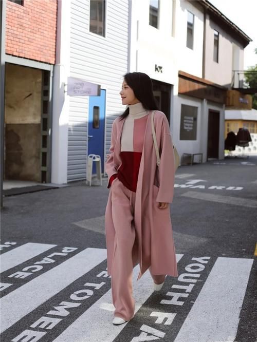  针织毛衣|2021年的“流行色”来了，恰到好处的气质高级感，让人一眼就爱上